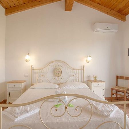 Agriturismo Mieleamaro Villa Olbia Buitenkant foto