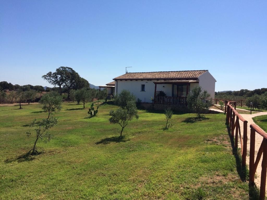 Agriturismo Mieleamaro Villa Olbia Buitenkant foto