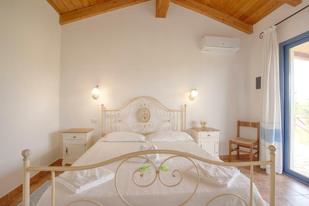 Agriturismo Mieleamaro Villa Olbia Buitenkant foto