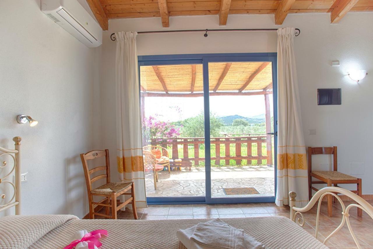 Agriturismo Mieleamaro Villa Olbia Buitenkant foto