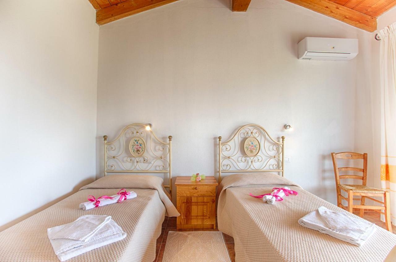 Agriturismo Mieleamaro Villa Olbia Buitenkant foto